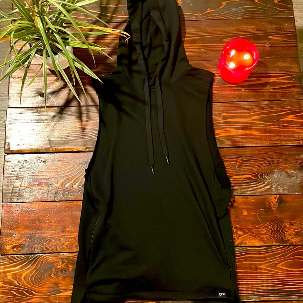 Curves N Combatboots Cut Off Sweatshirt Size Small